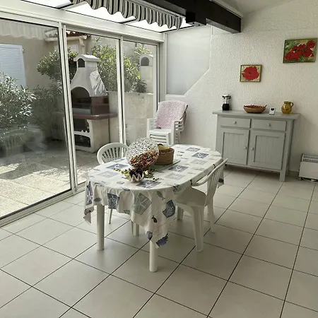 Holidayland 239 T3 Mezzanine 8 Couchages Climatise Avec Veranda Apartment *