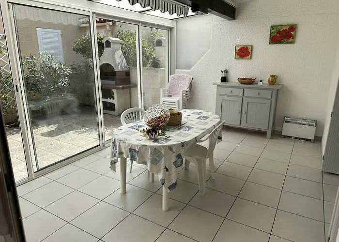 Holidayland 239 T3 Mezzanine 8 Couchages Climatise Avec Veranda 公寓 *