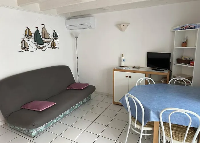 Holidayland 239 T3 Mezzanine 8 Couchages Climatise Avec Veranda * 纳博讷普拉日